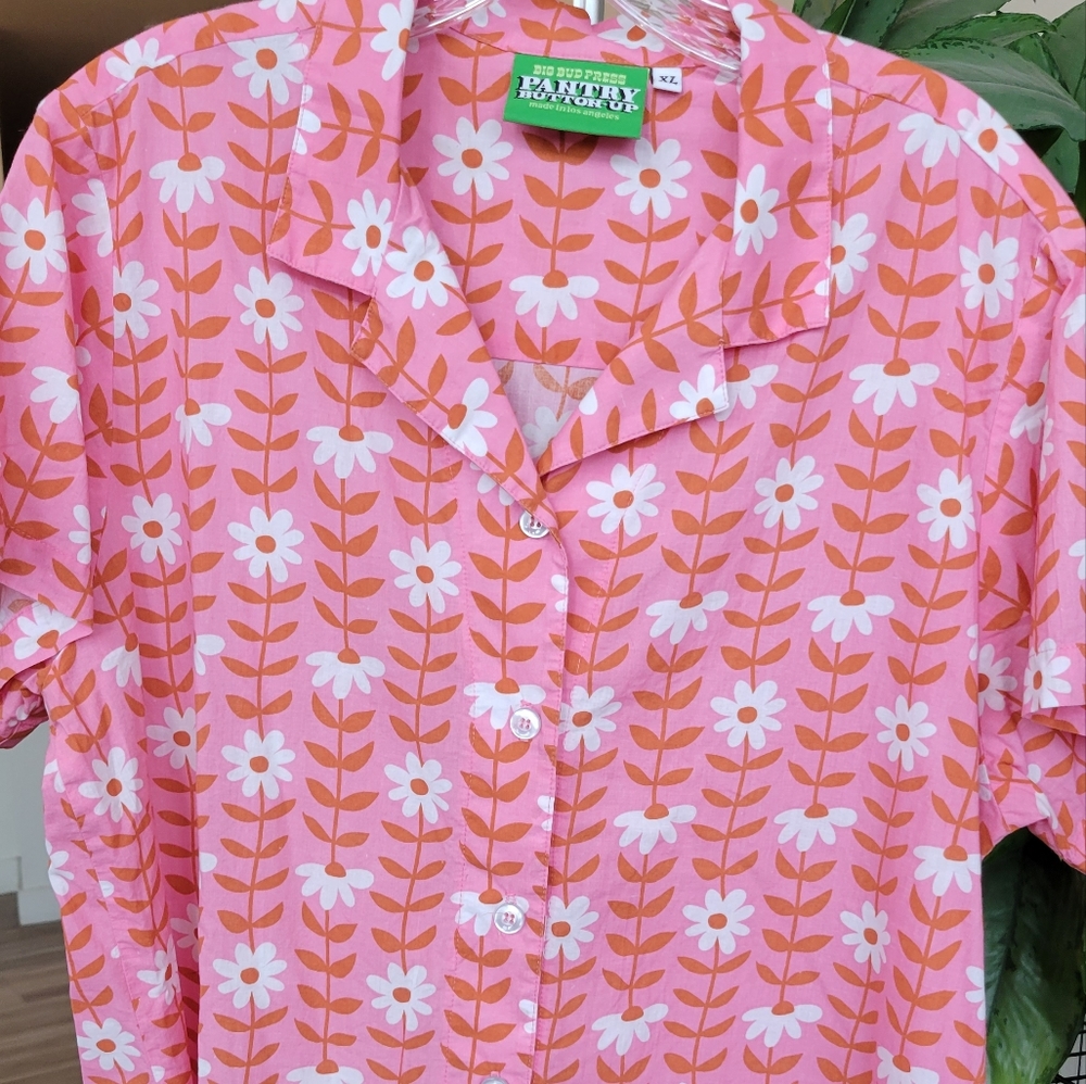 Big Bud Press Daisy Chain Pantry Button up